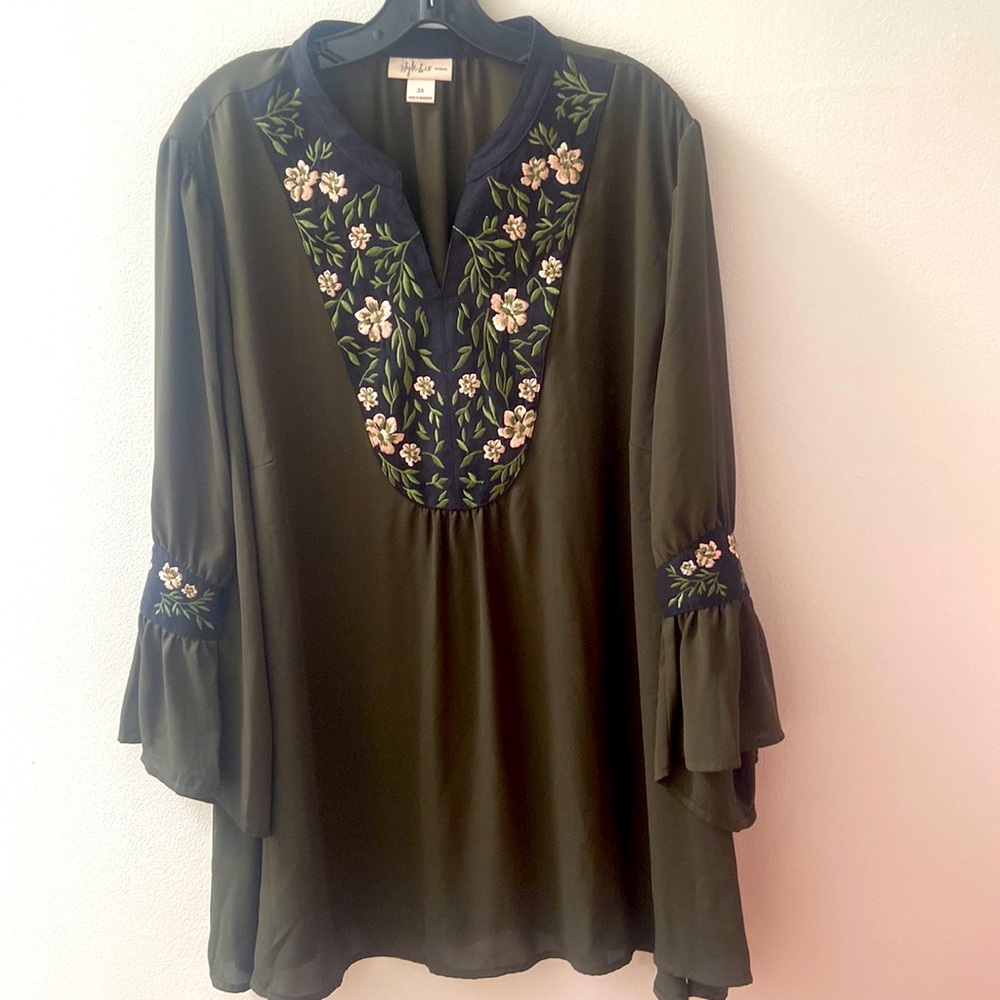 3X. Style&Co Olive Floral 100%poly w belle sleeves never worn op/‘$45 w tag